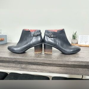 Dansko Perry Burnished Black Leather Waterproof Zip Up Ankle Booties Women EU 40